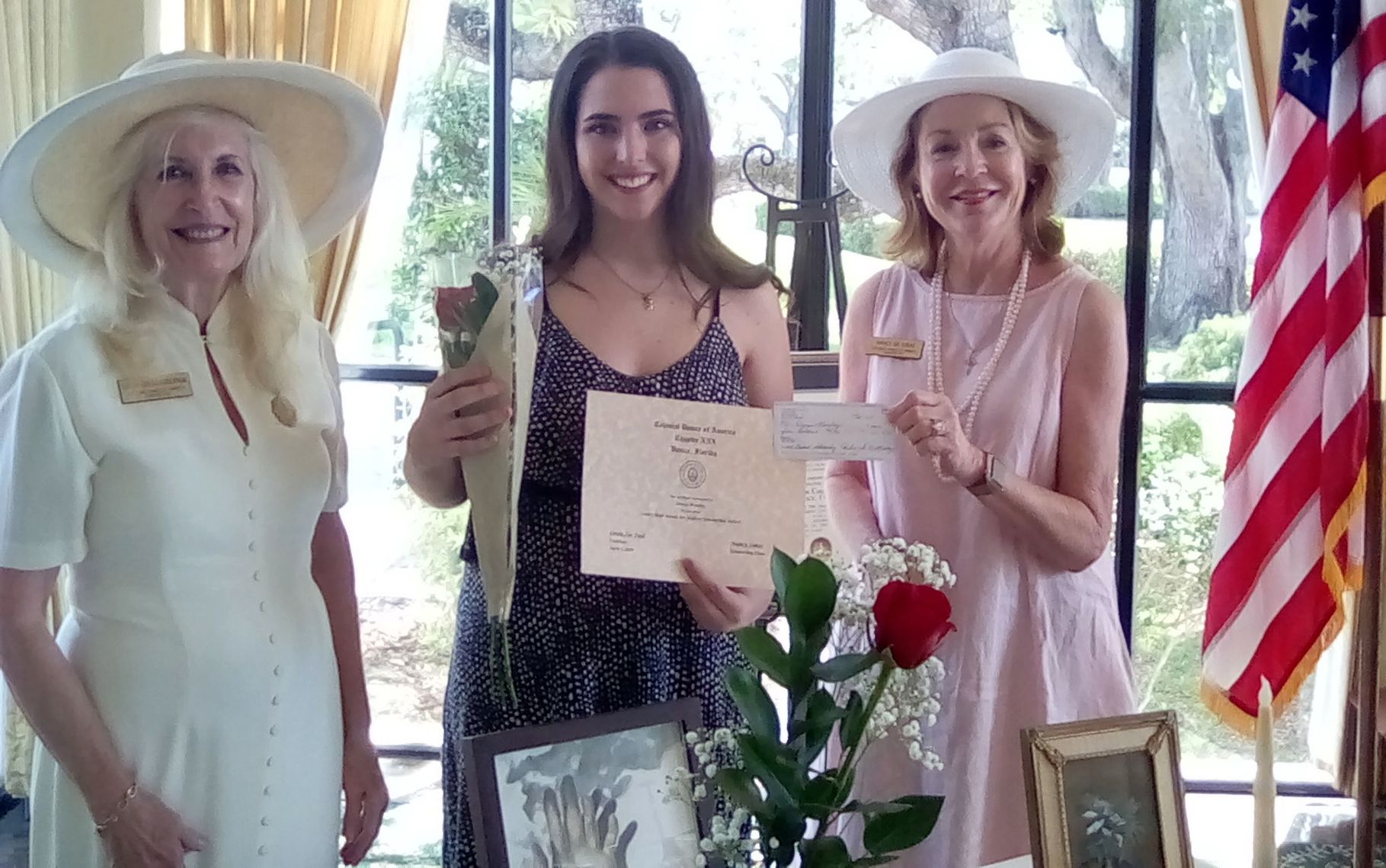 Devyn Wensley receives Colonial Dames of America Arts Scholarship